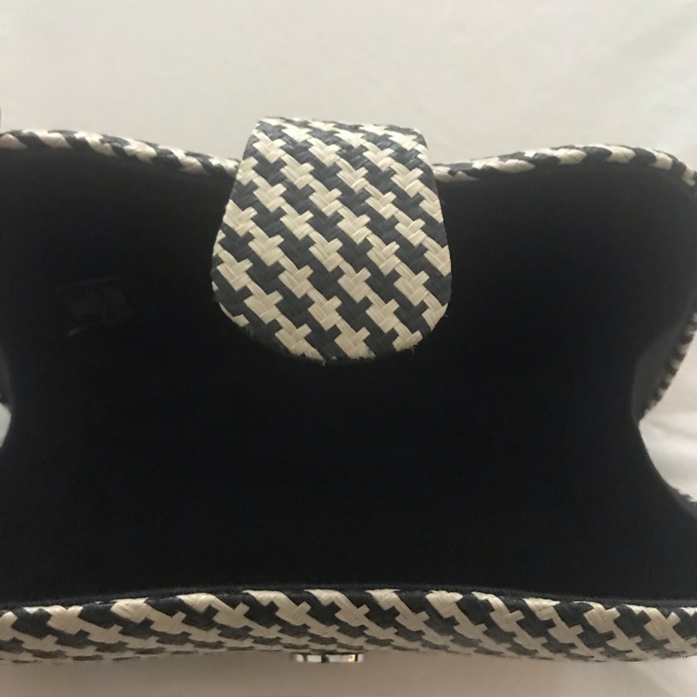 Banana Republic clutch - Picture 4 of 5
